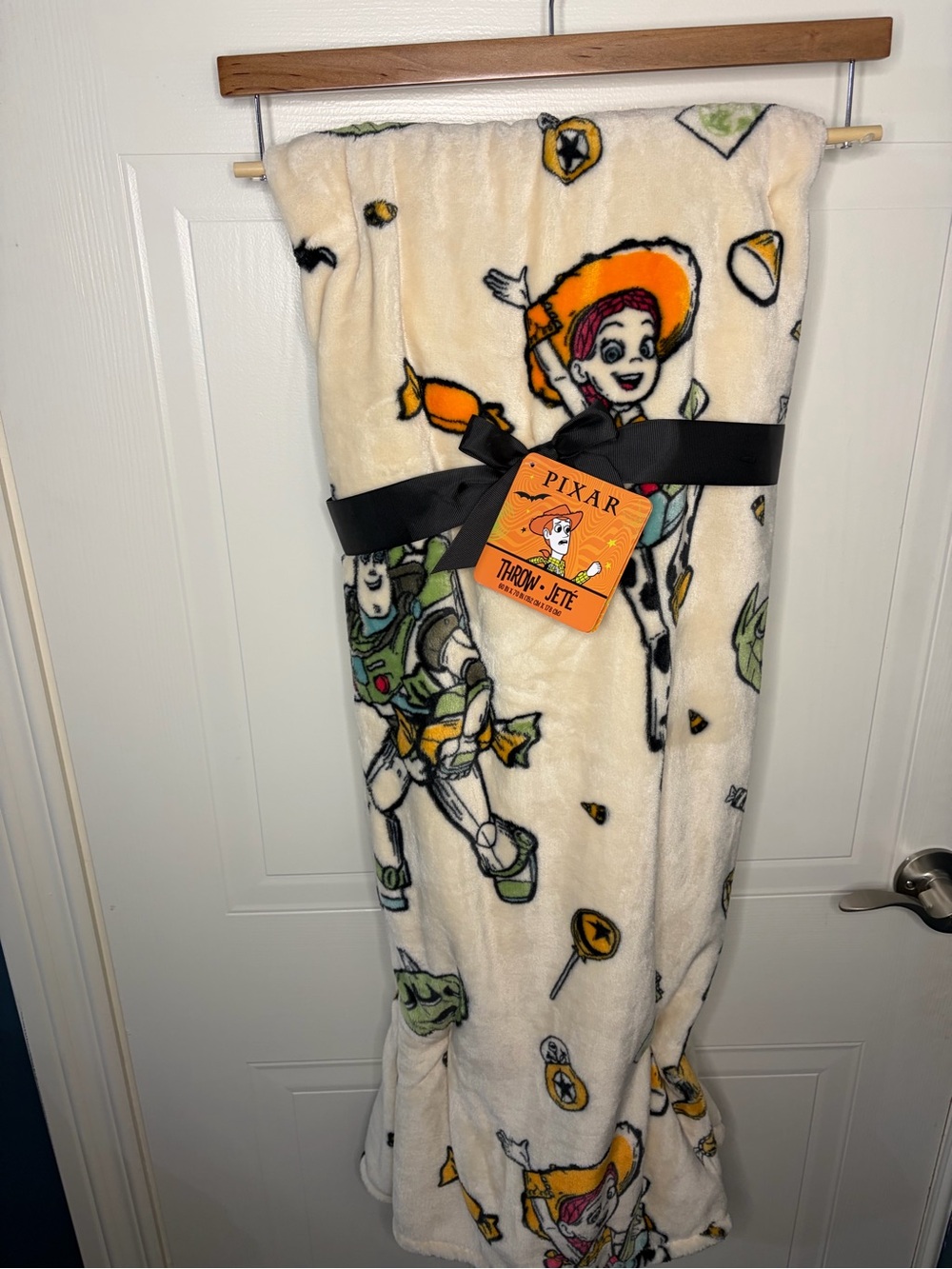 Disney Toy Story Plush Throw Blanket - Cream with Orange & Green